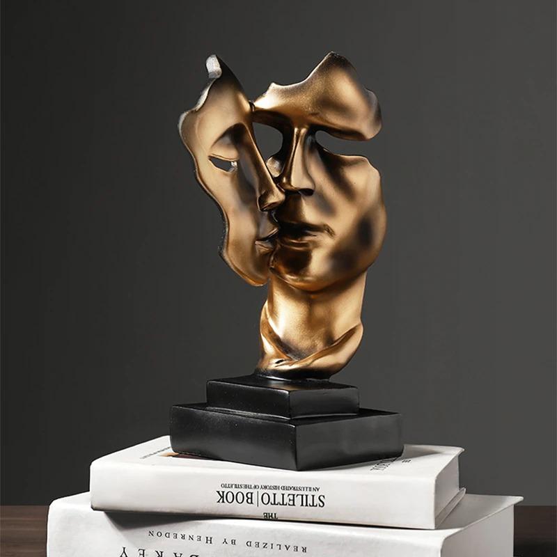 ABSTRACT ART KISSING COUPLE - Magnito